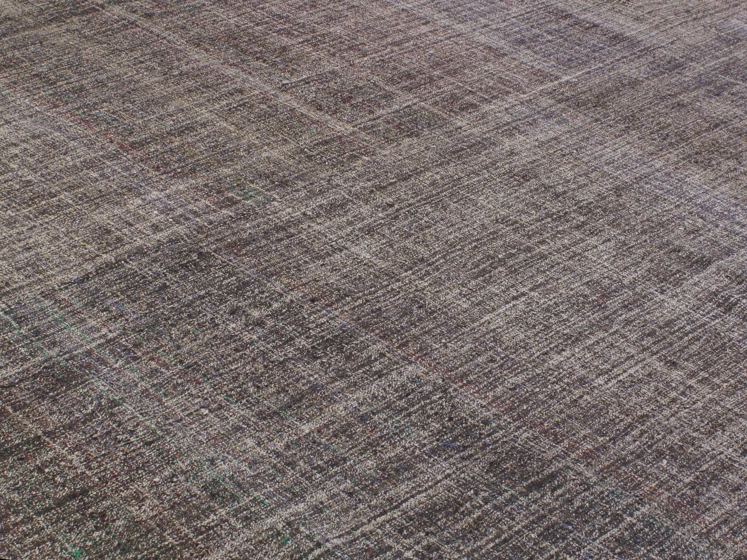Vintage Earth-Toned Flatweave Rug with Subtle Color Shifts