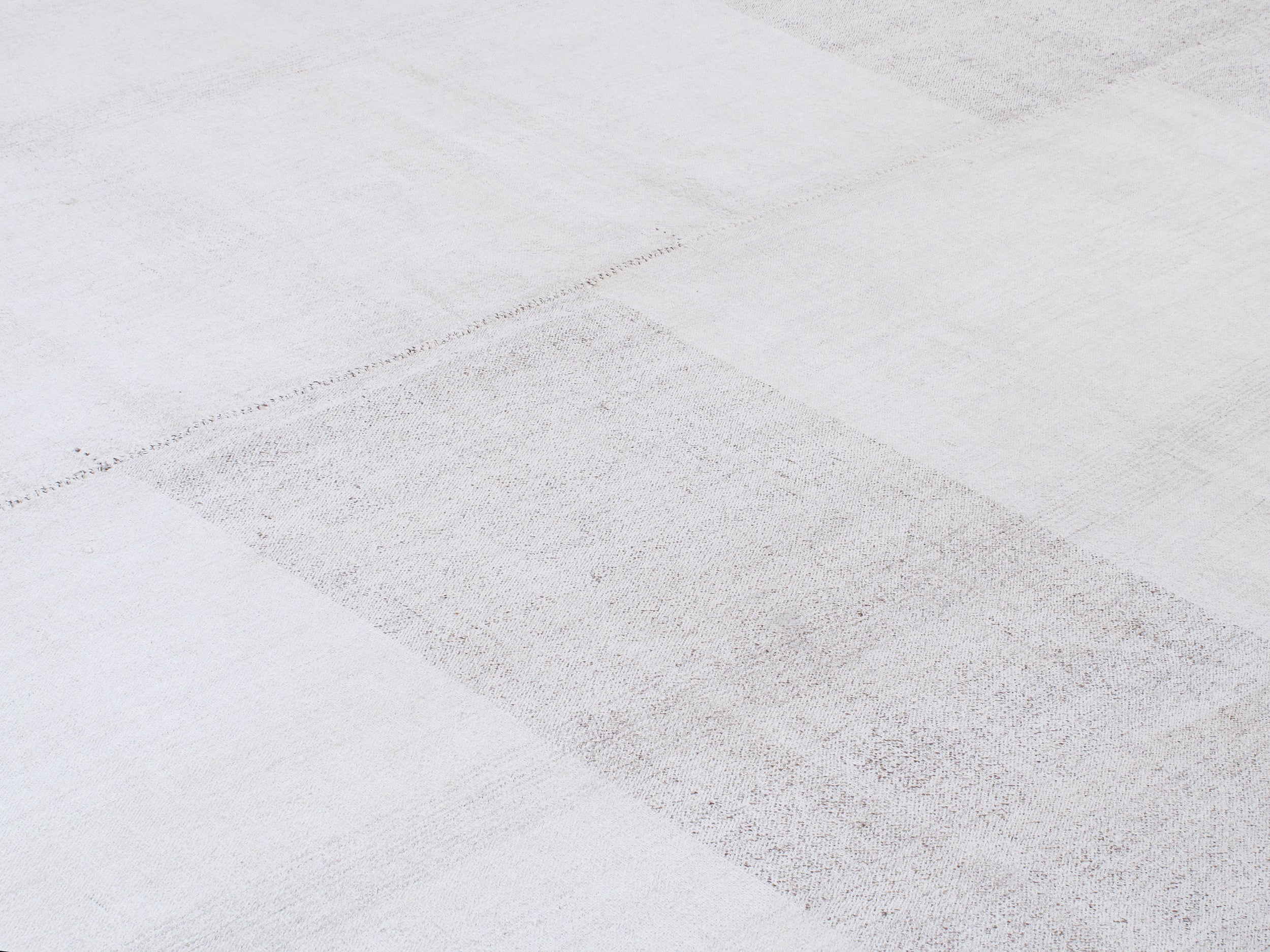 Contemporary Ivory Flatweave Rug with Subtle Geometric Blocks