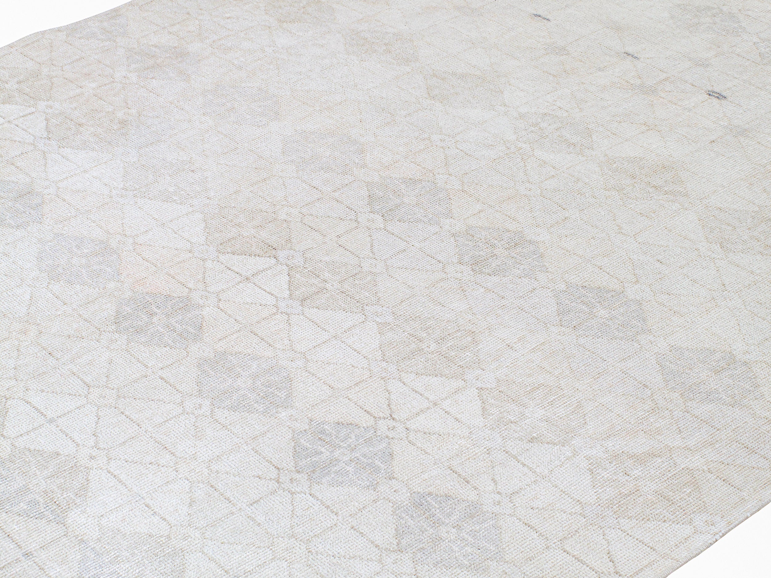 Faded Ivory Flatweave Rug with Subtle Tribal Motif