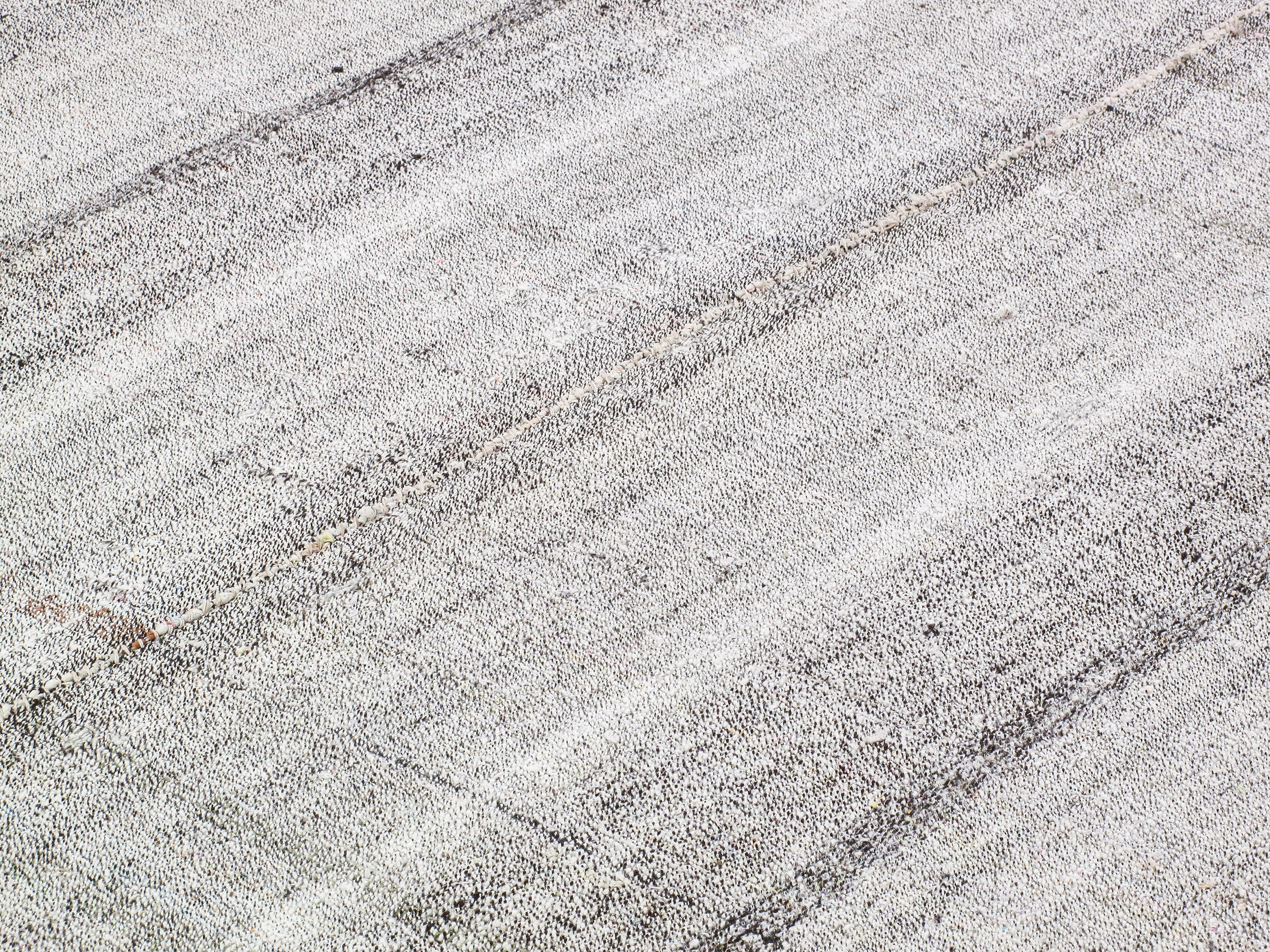 Gray Flatweave Rug with Faded Checkered Grid Pattern