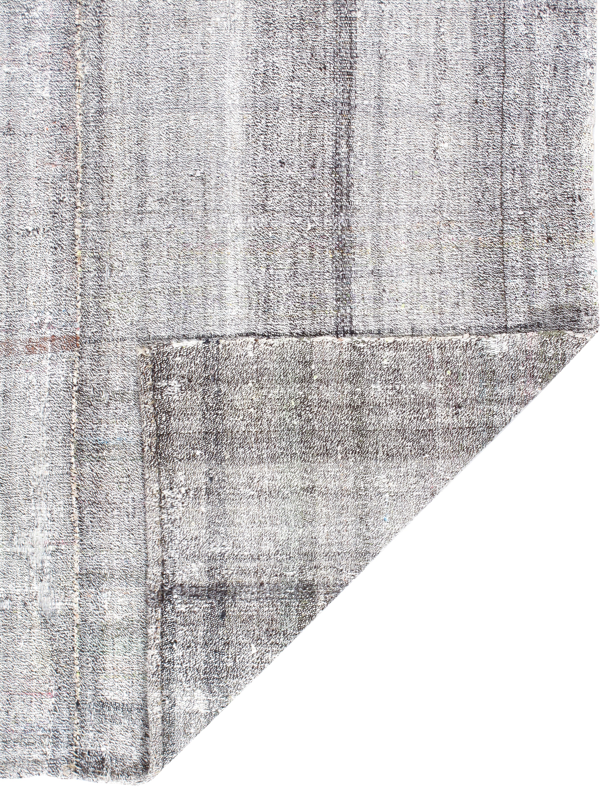 Gray Flatweave Rug with Faded Checkered Grid Pattern