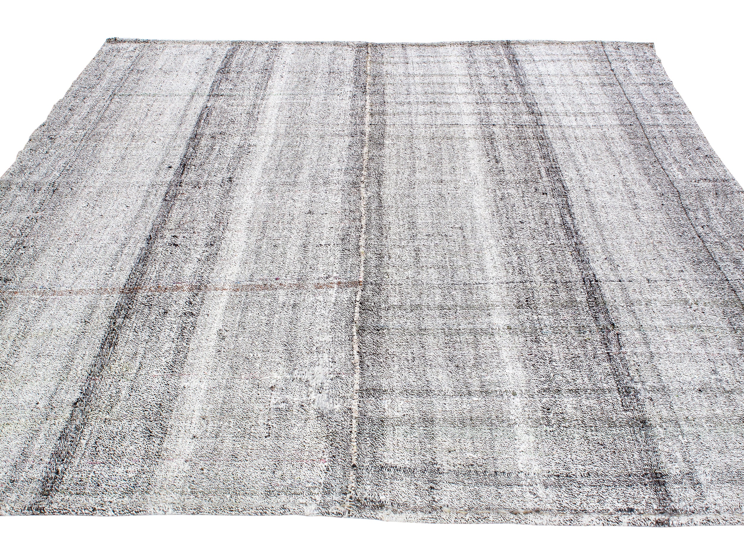 Gray Flatweave Rug with Faded Checkered Grid Pattern