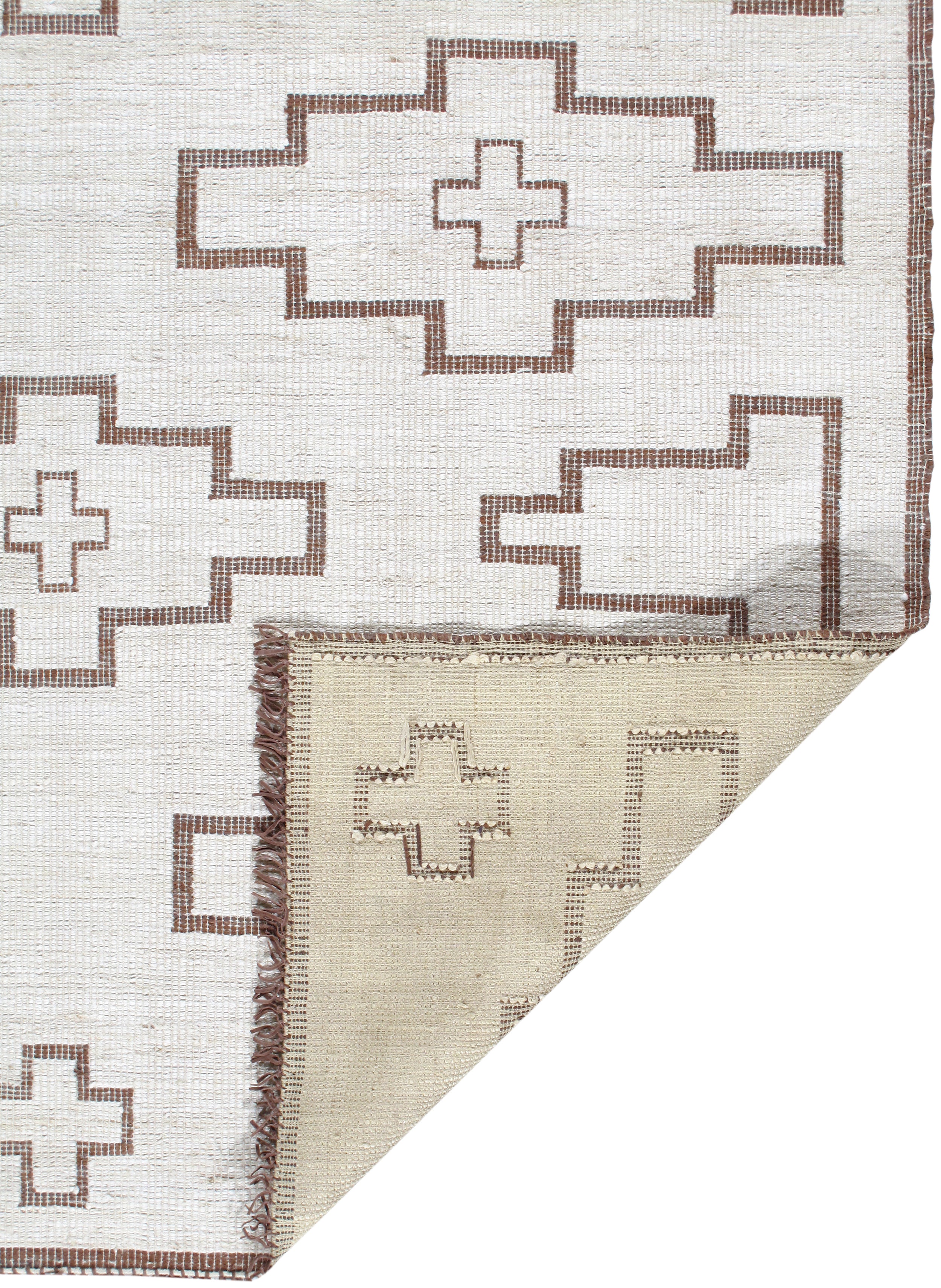 Vintage-Inspired Geometric Flatweave Rug with Tribal Cross Motif