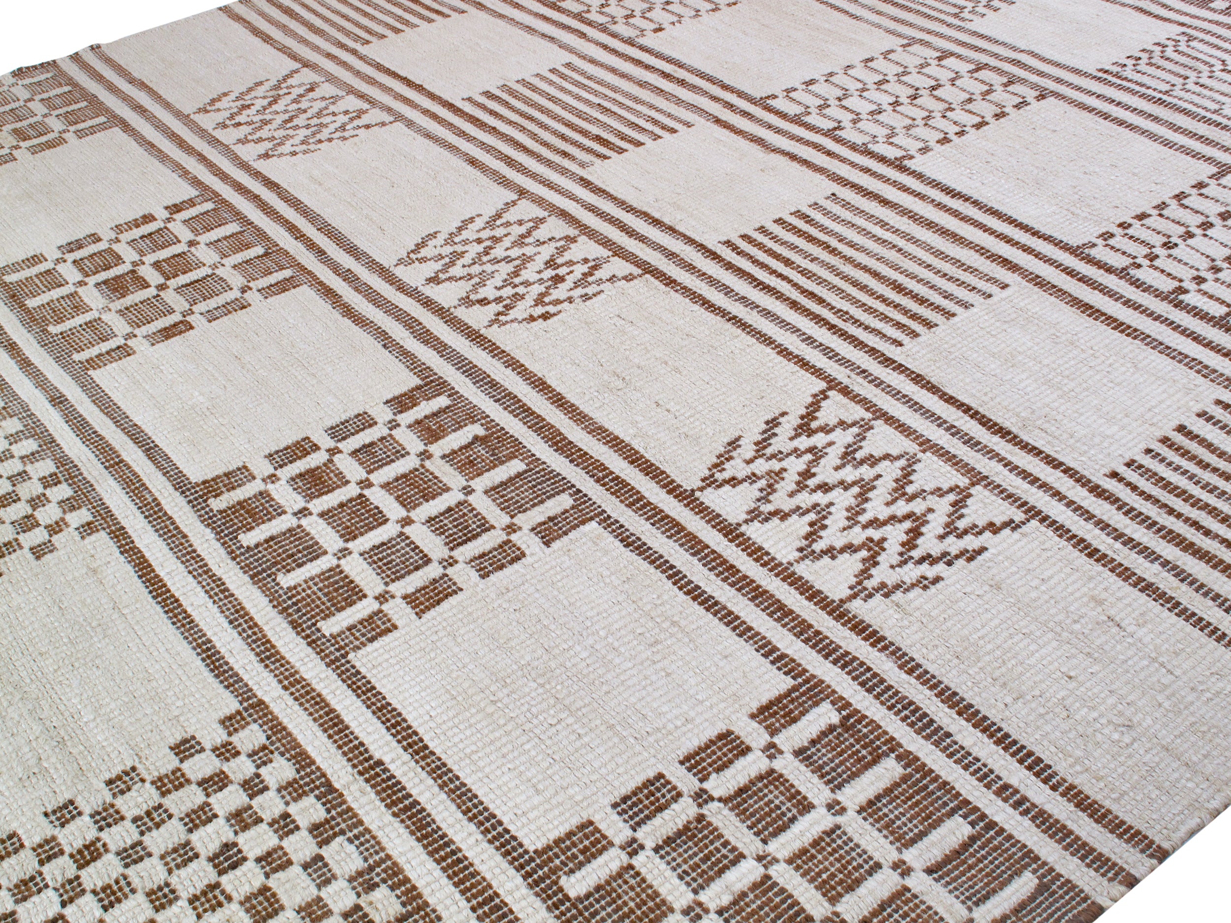Vintage-Inspired Geometric Flatweave Rug in Ivory and Mocha Brown