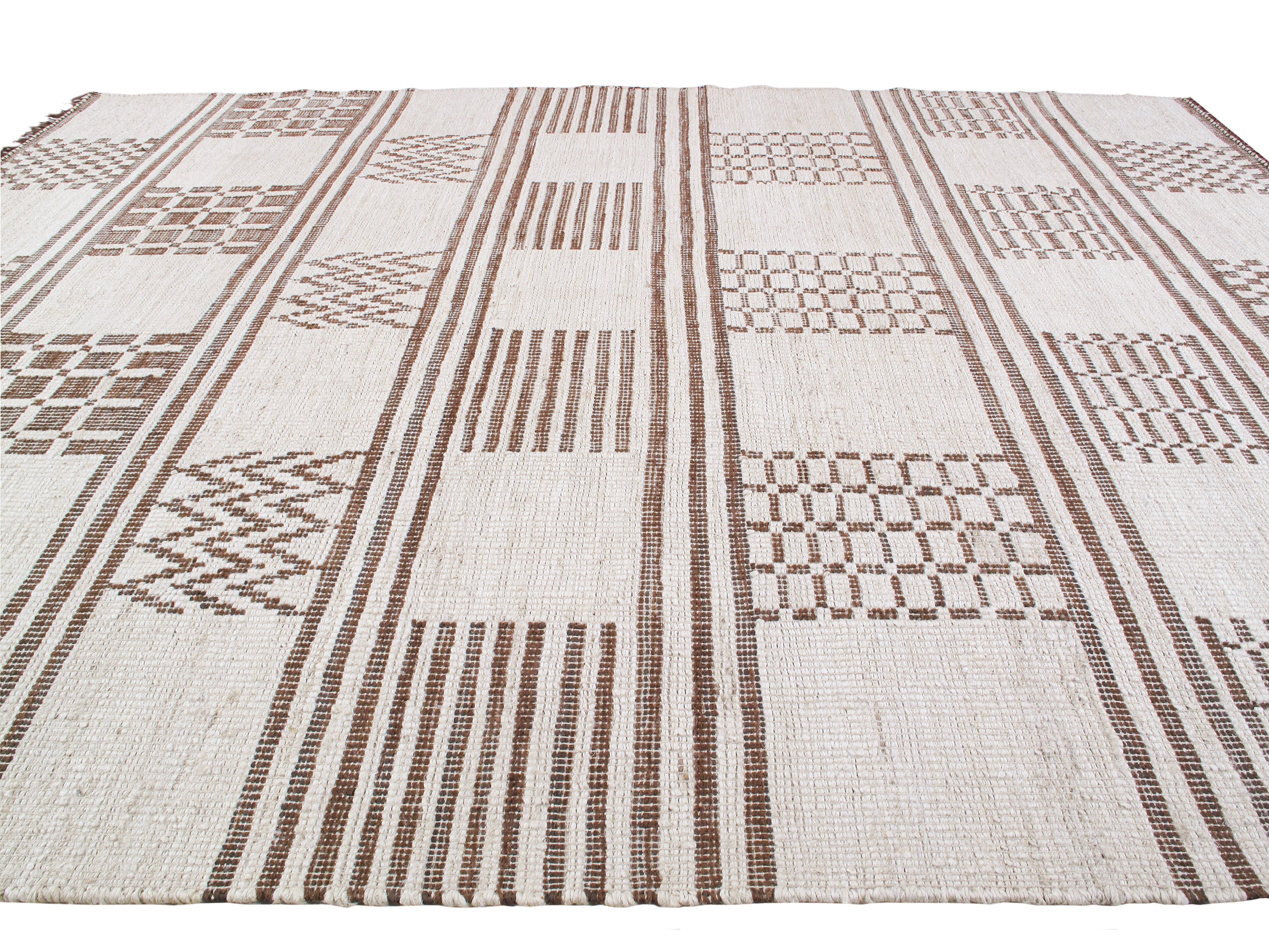 Vintage-Inspired Geometric Flatweave Rug in Ivory and Mocha Brown