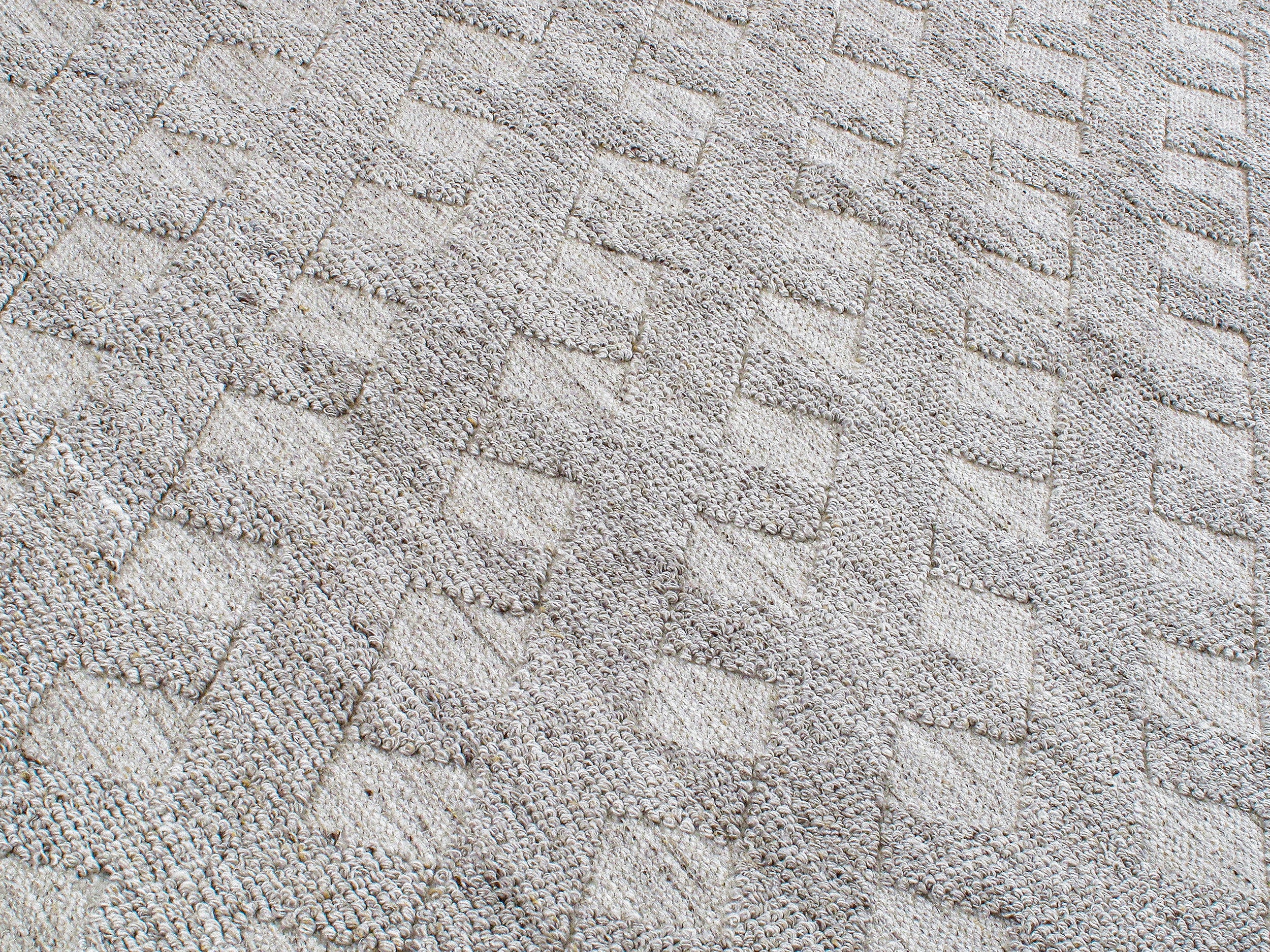 Textured Diamond Lattice Flatweave Rug in Gray and Ivory