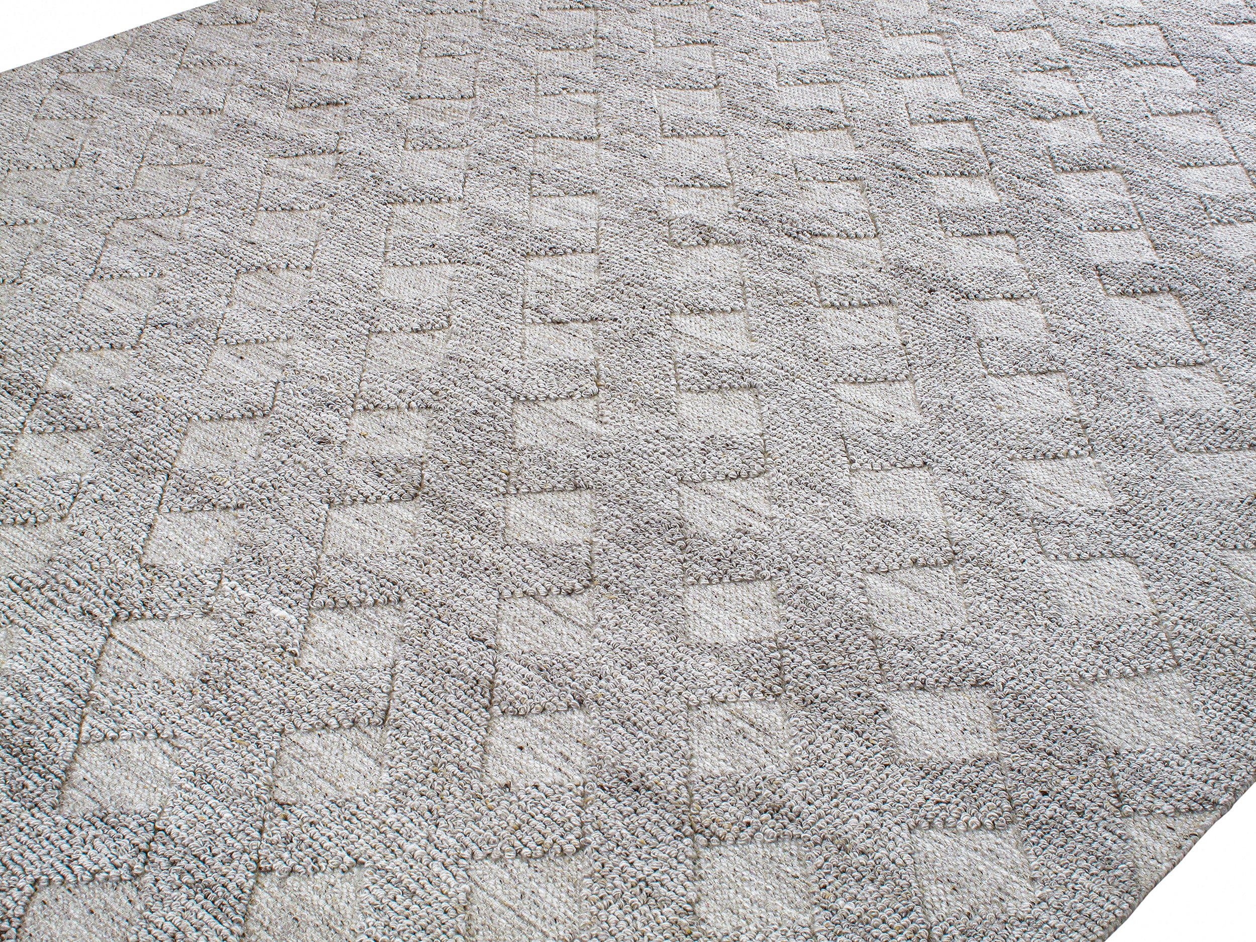 Textured Diamond Lattice Flatweave Rug in Gray and Ivory