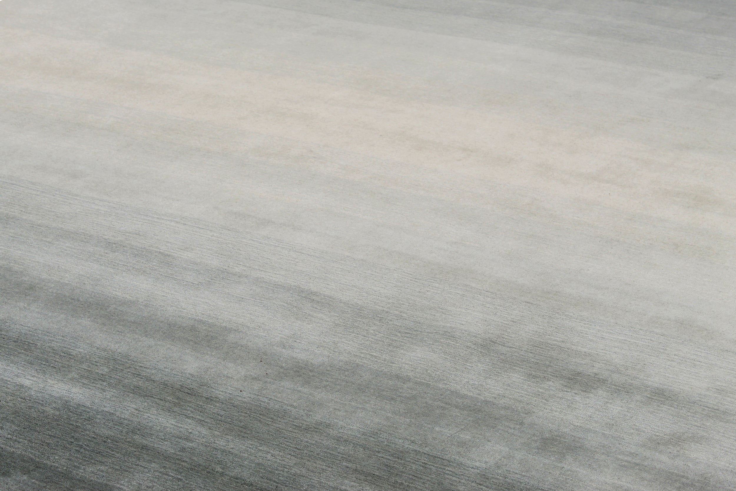 Modern Ombre Rug in Cool Grey and Soft Ivory Gradient