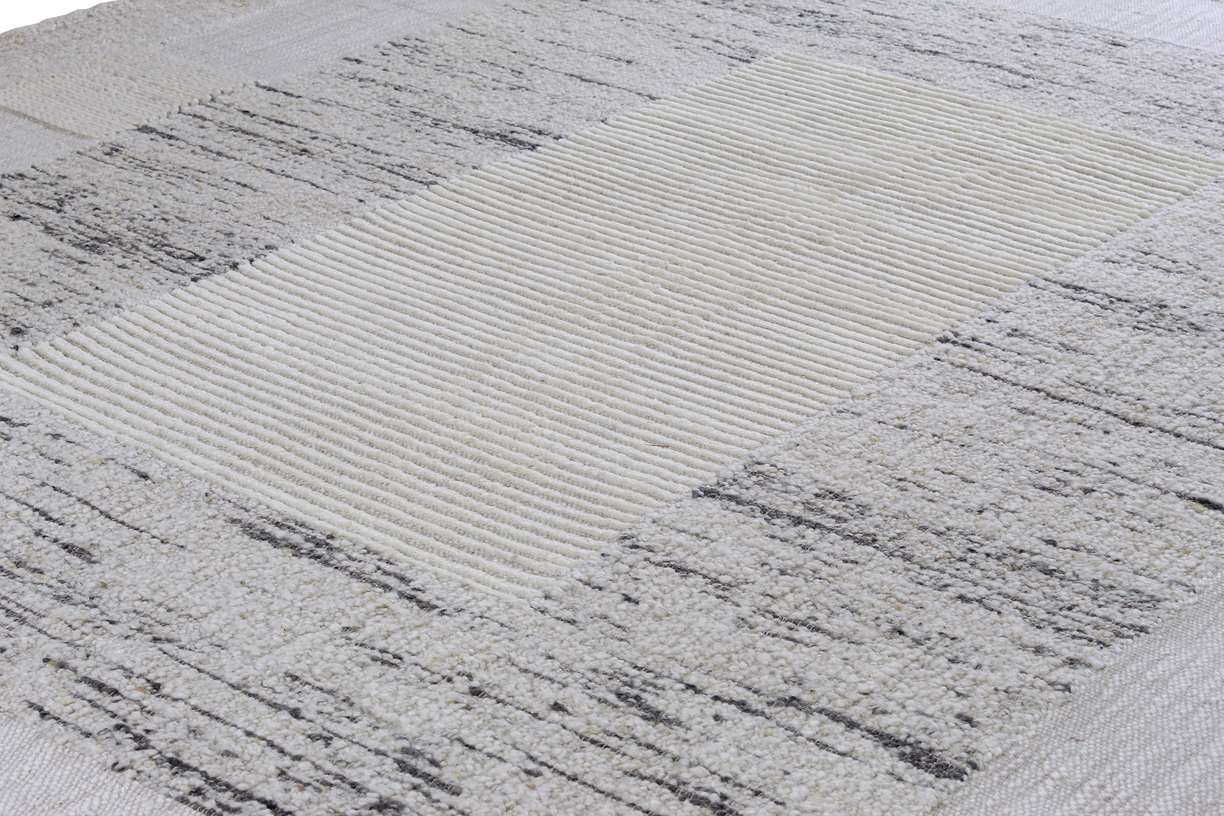 Contemporary Framed Wool Rug in Frosted Grey and Cloud White