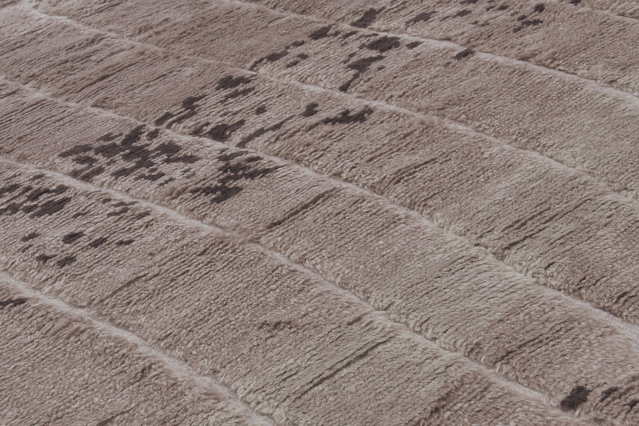 Artisan Wool Rug in Taupe with Tribal-Inspired Abstract and Fringe Edges