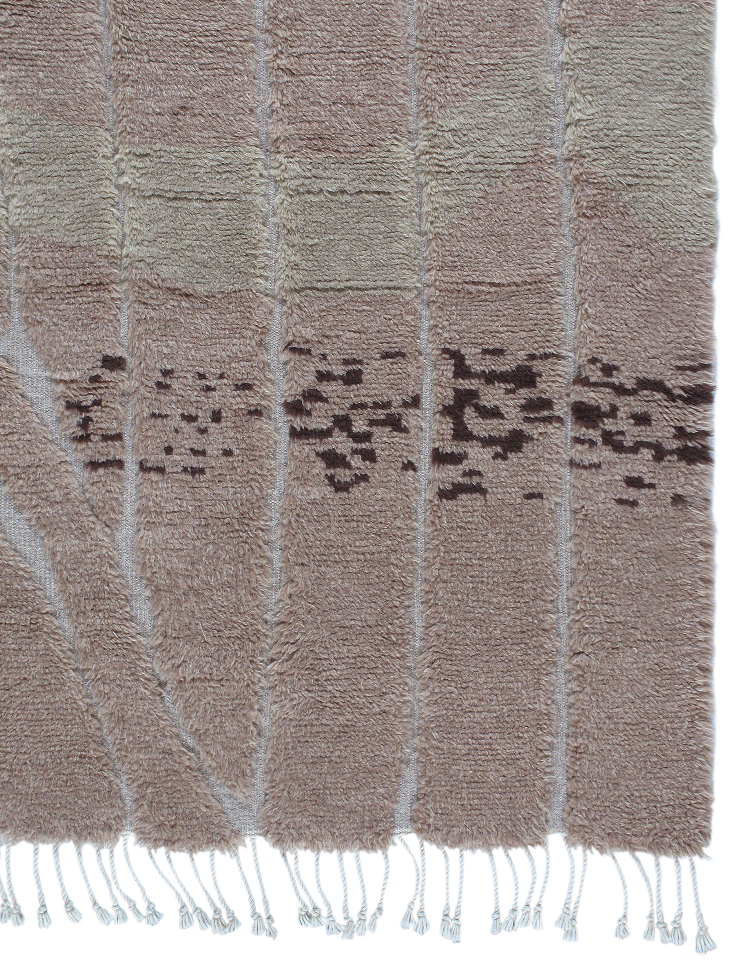 Artisan Wool Rug in Taupe with Tribal-Inspired Abstract and Fringe Edges