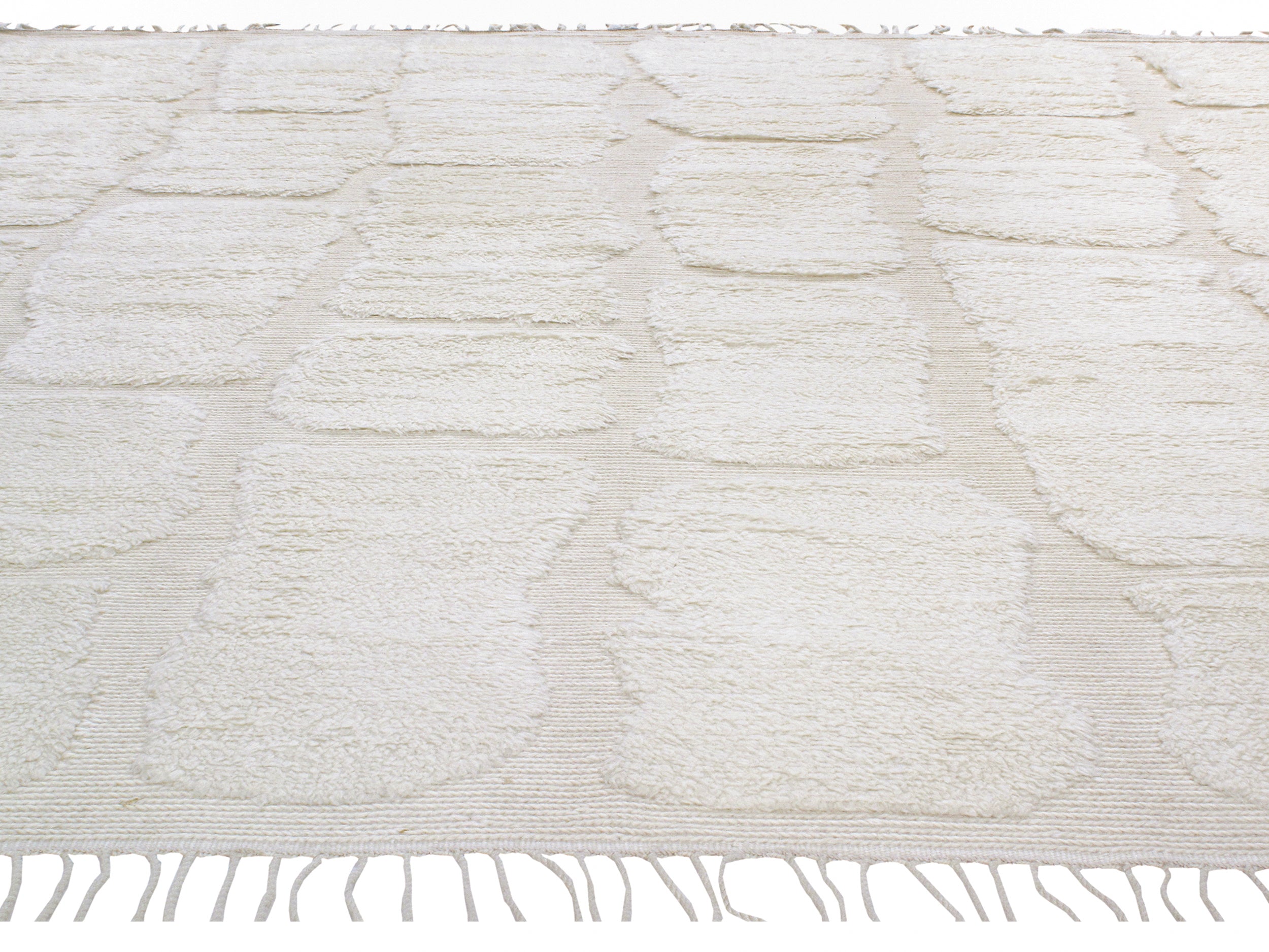 Modern Stone-Inspired Wool Rug in Ivory with Sculpted Texture and Fringe