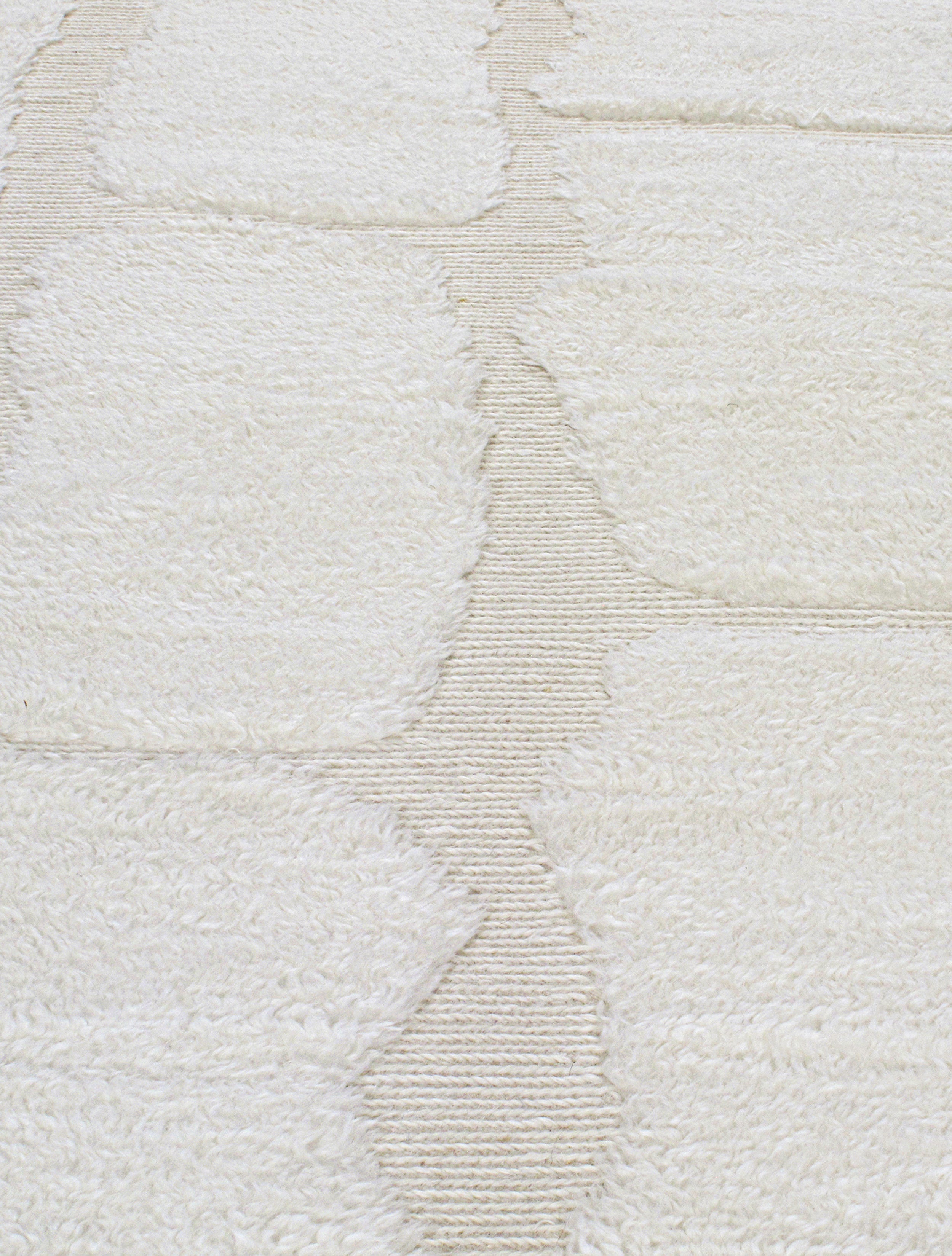 Modern Stone-Inspired Wool Rug in Ivory with Sculpted Texture and Fringe