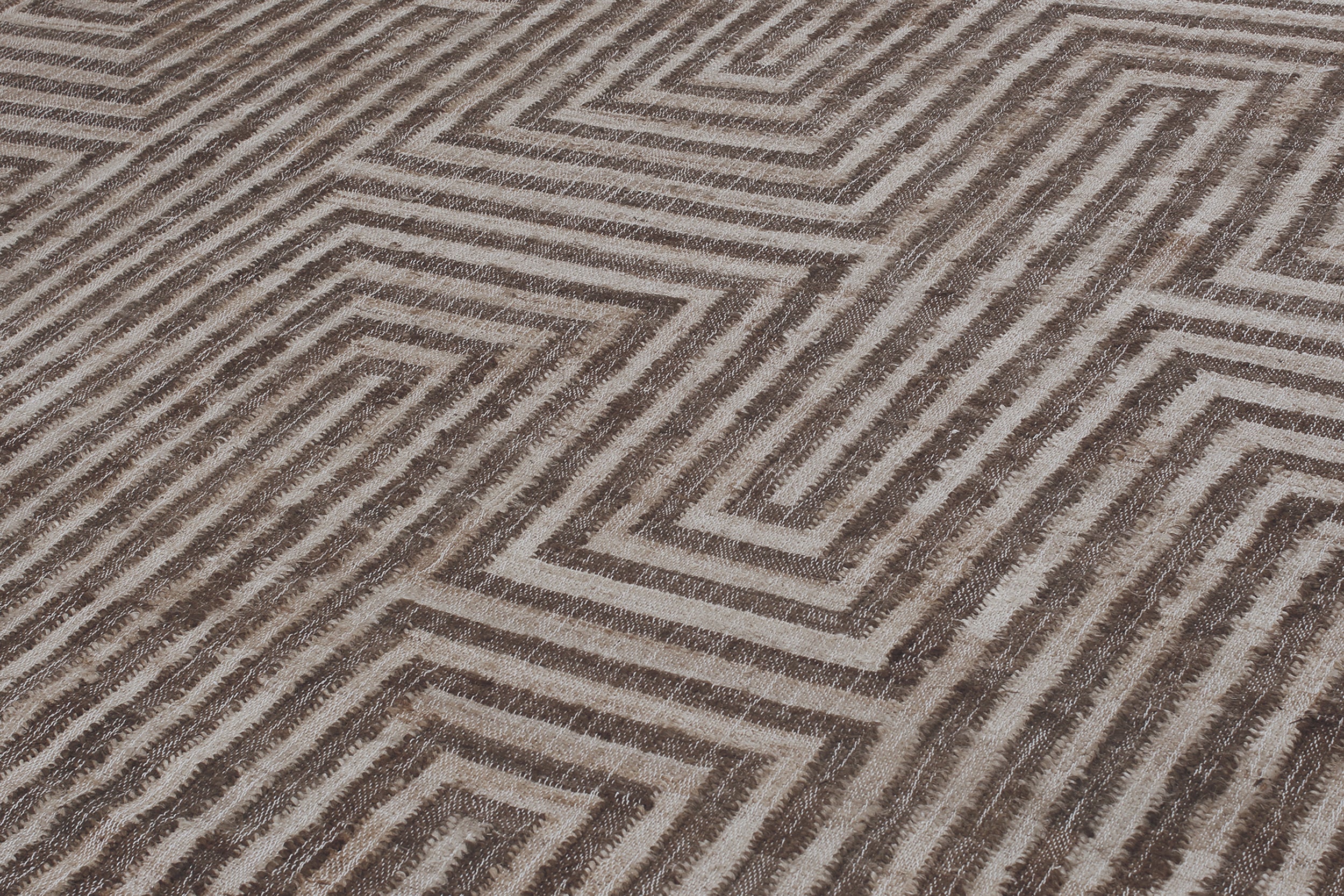 Bold Geometric Wool Rug in Chestnut and Ivory with Maze-Inspired Pattern