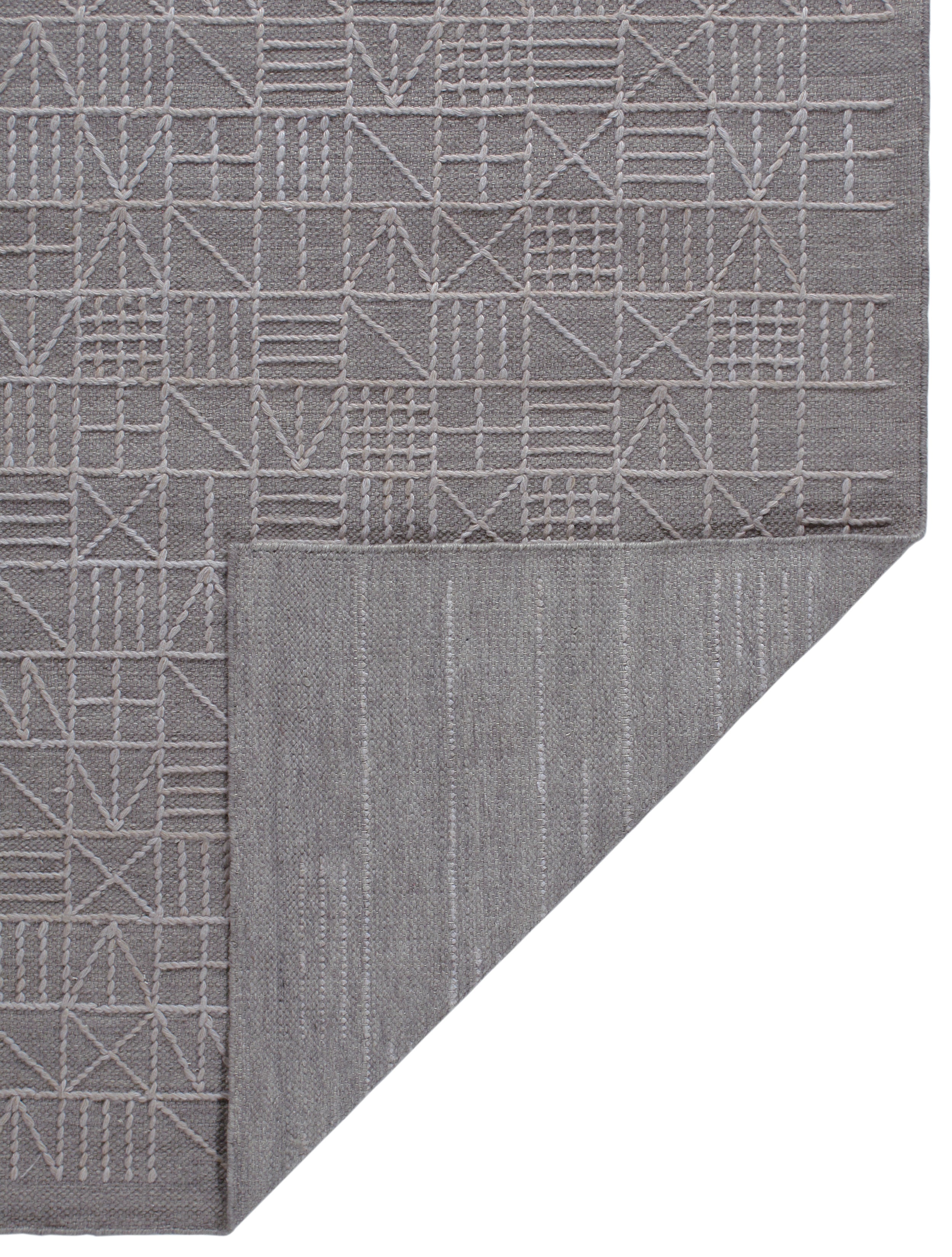 Contemporary Geometric Wool Rug in Graphite Grey with Etched Grid Motif