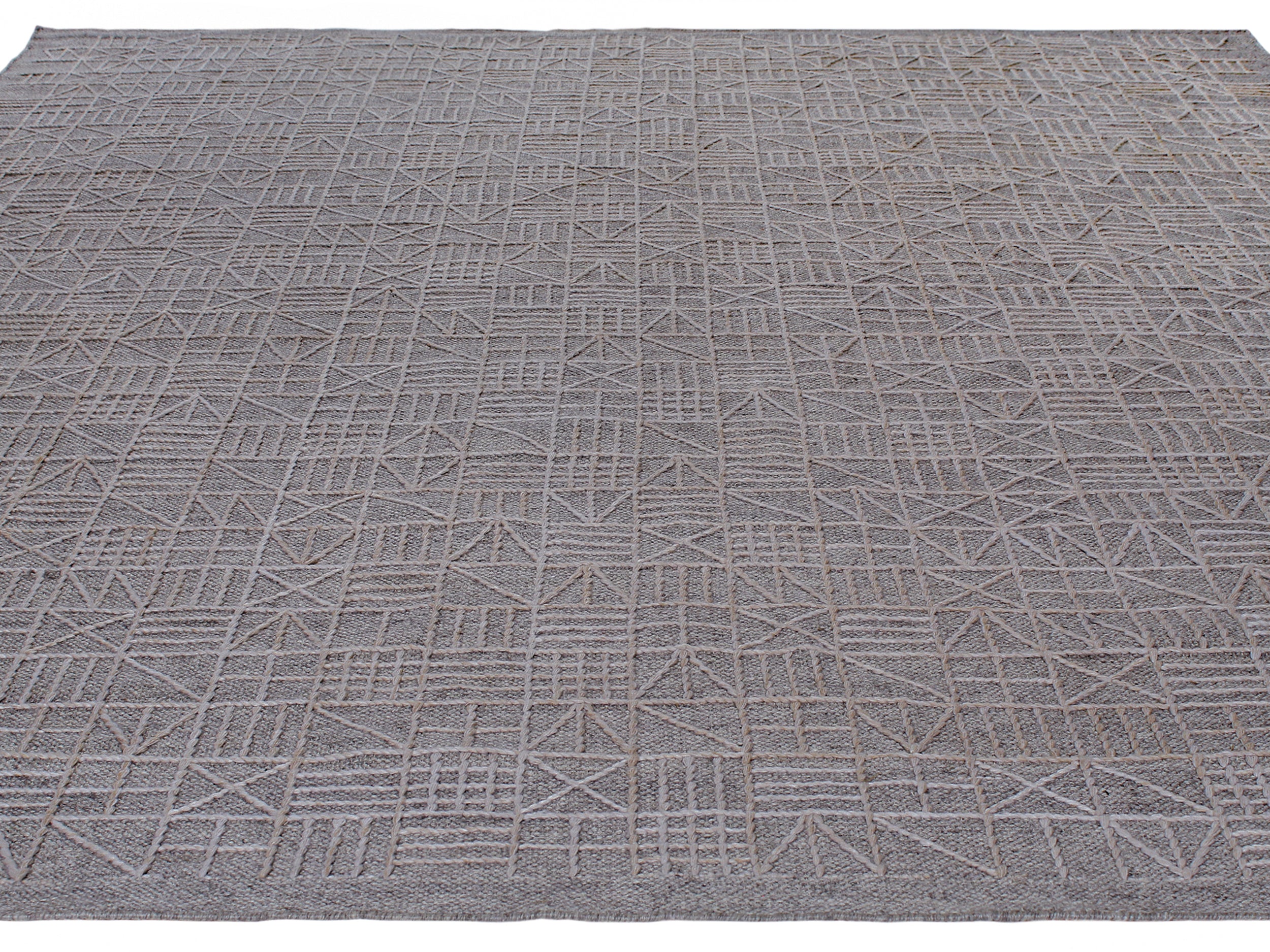 Contemporary Geometric Wool Rug in Graphite Grey with Etched Grid Motif