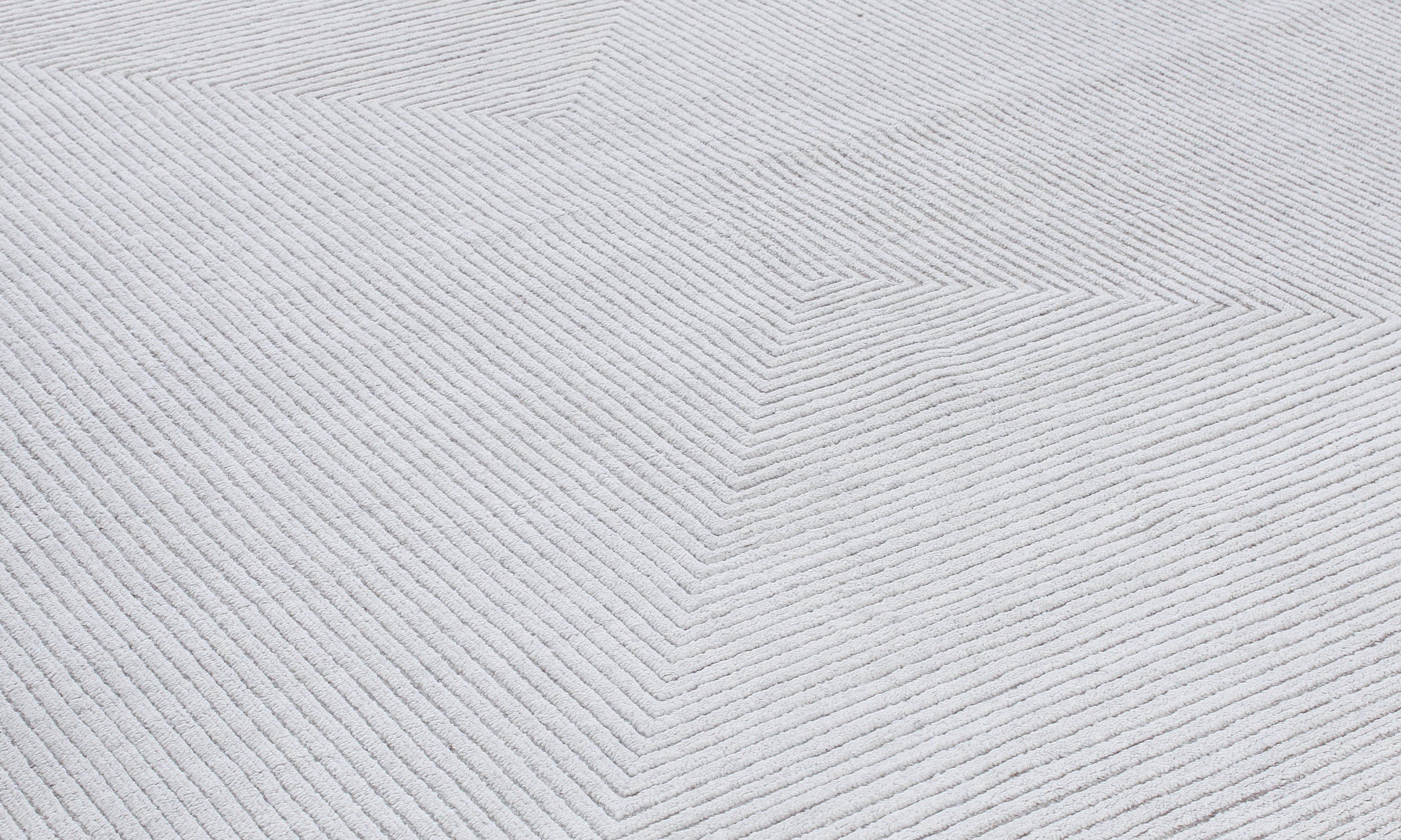 Minimalist Geometric Rug in Cool Silver and Graphite