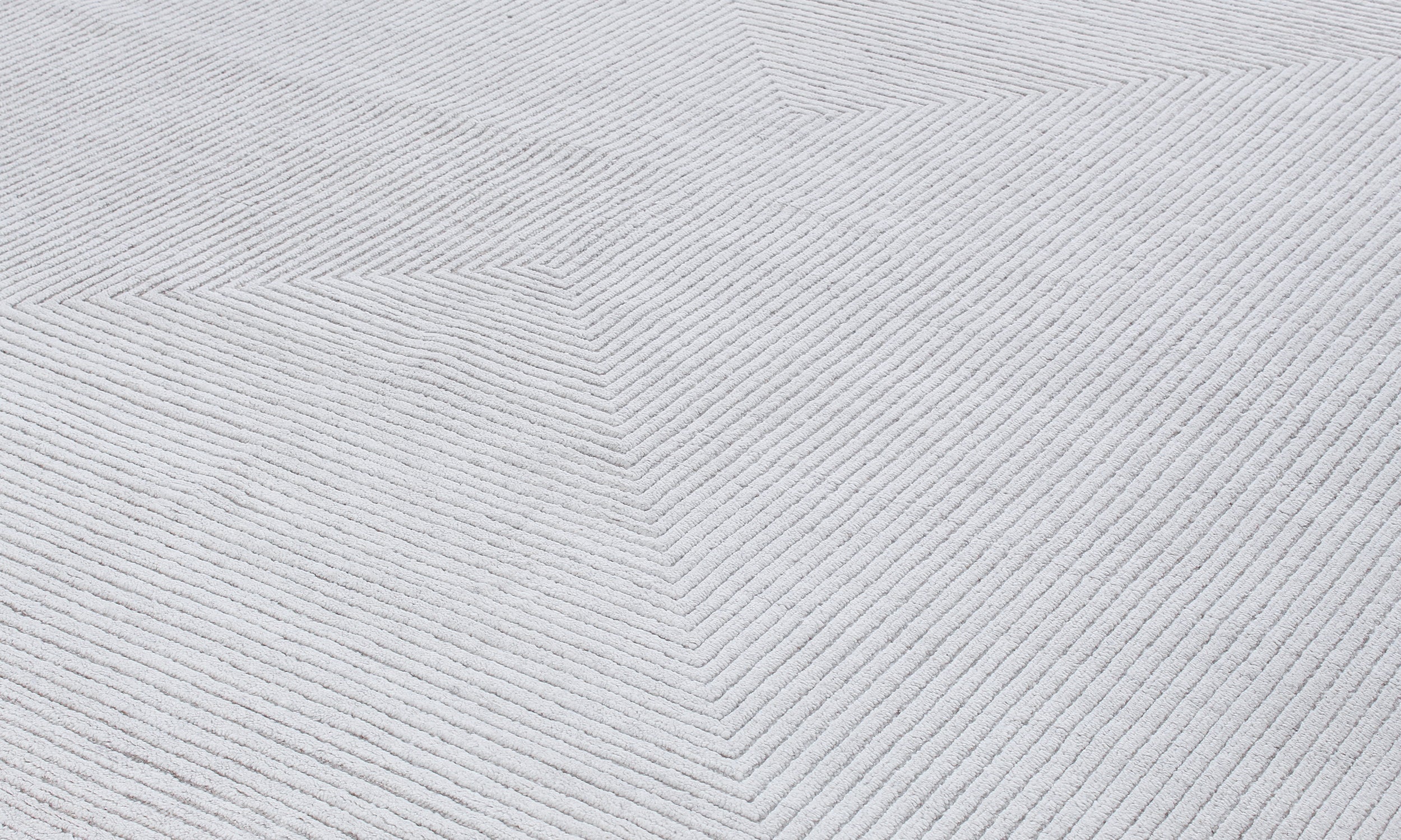 Minimalist Geometric Rug in Cool Silver and Graphite