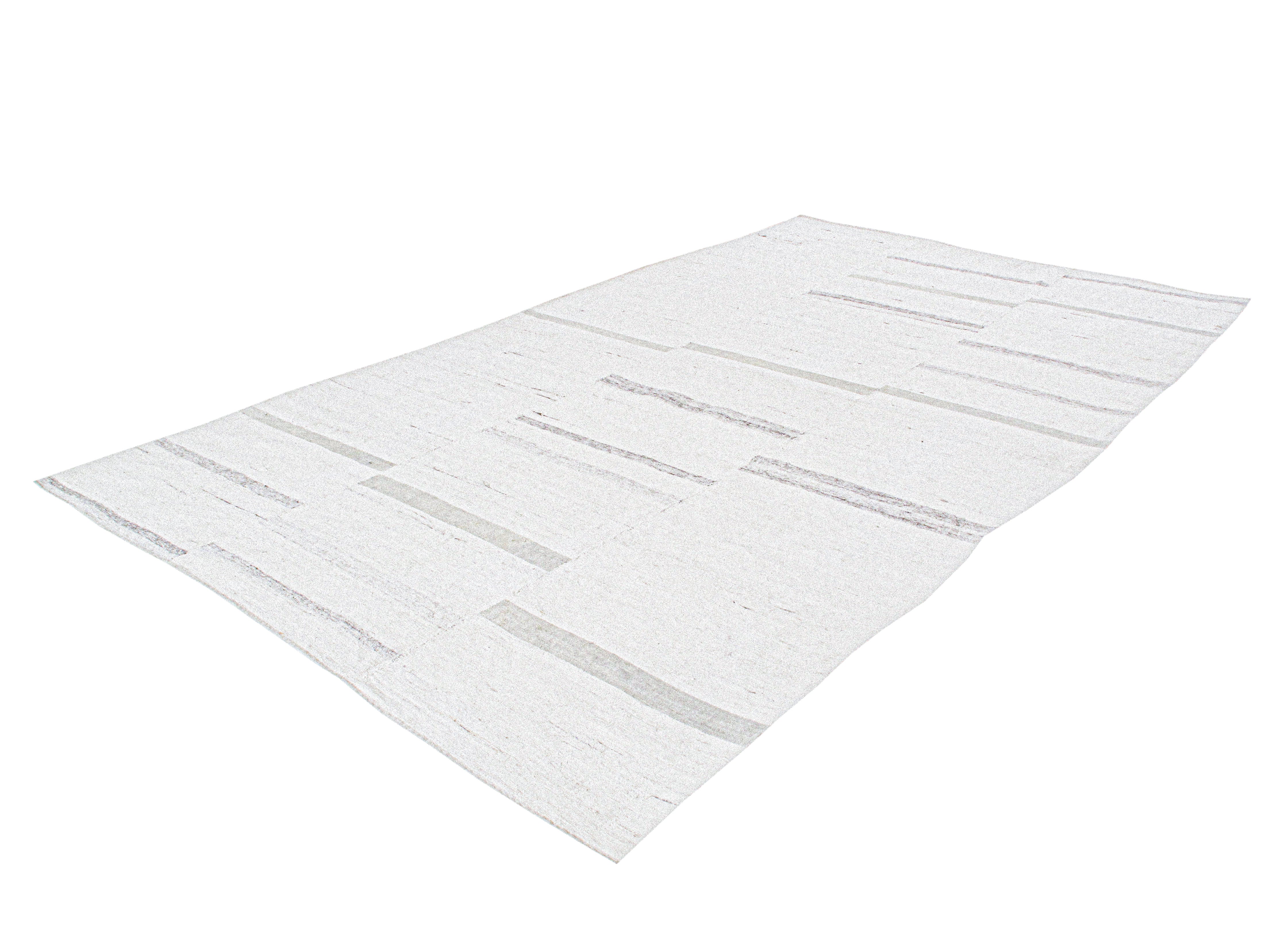 Contemporary Ivory Flatweave Rug with Minimal Linear Accents